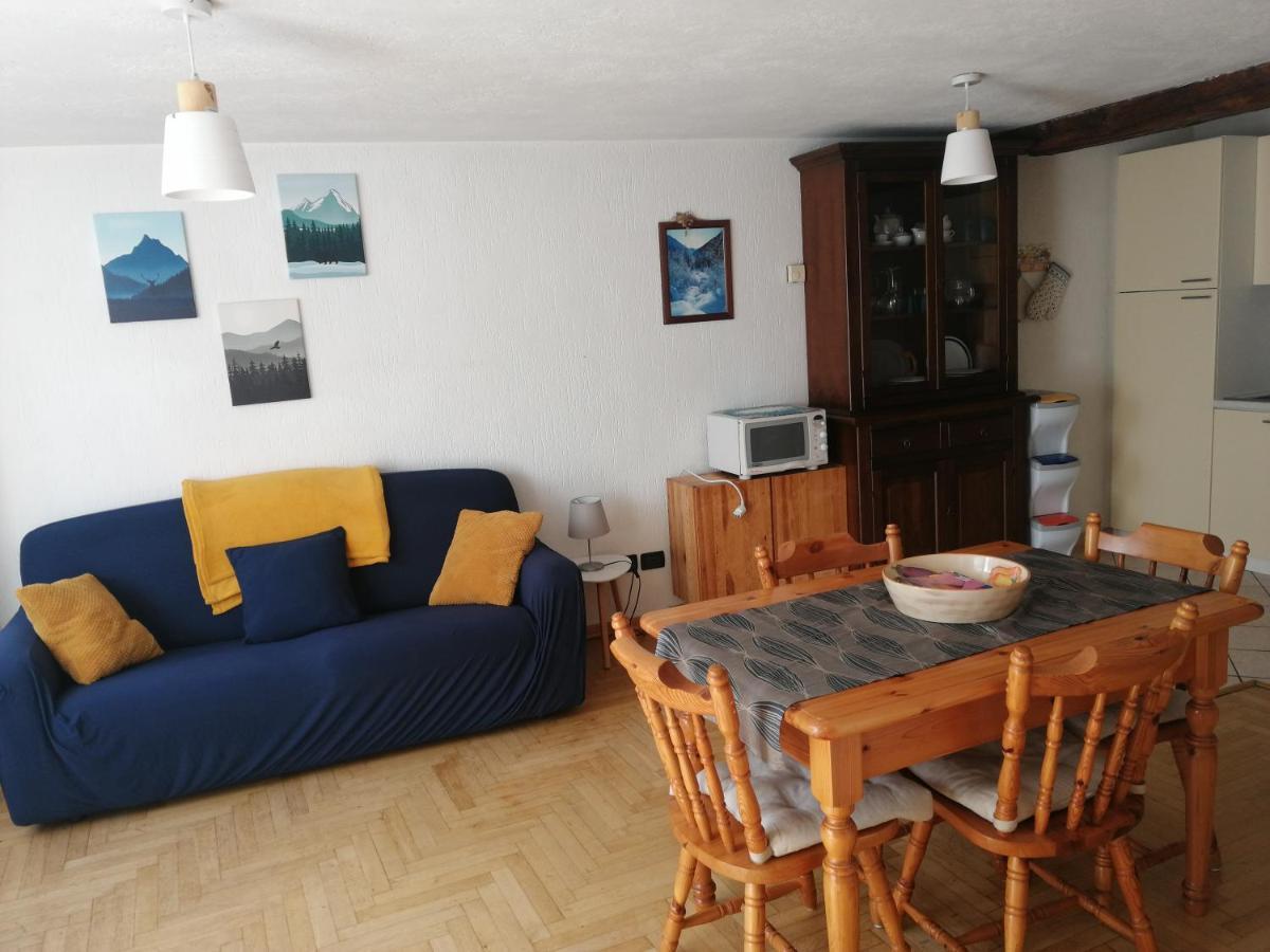 Casa Vacanze A La Salle Kültér fotó