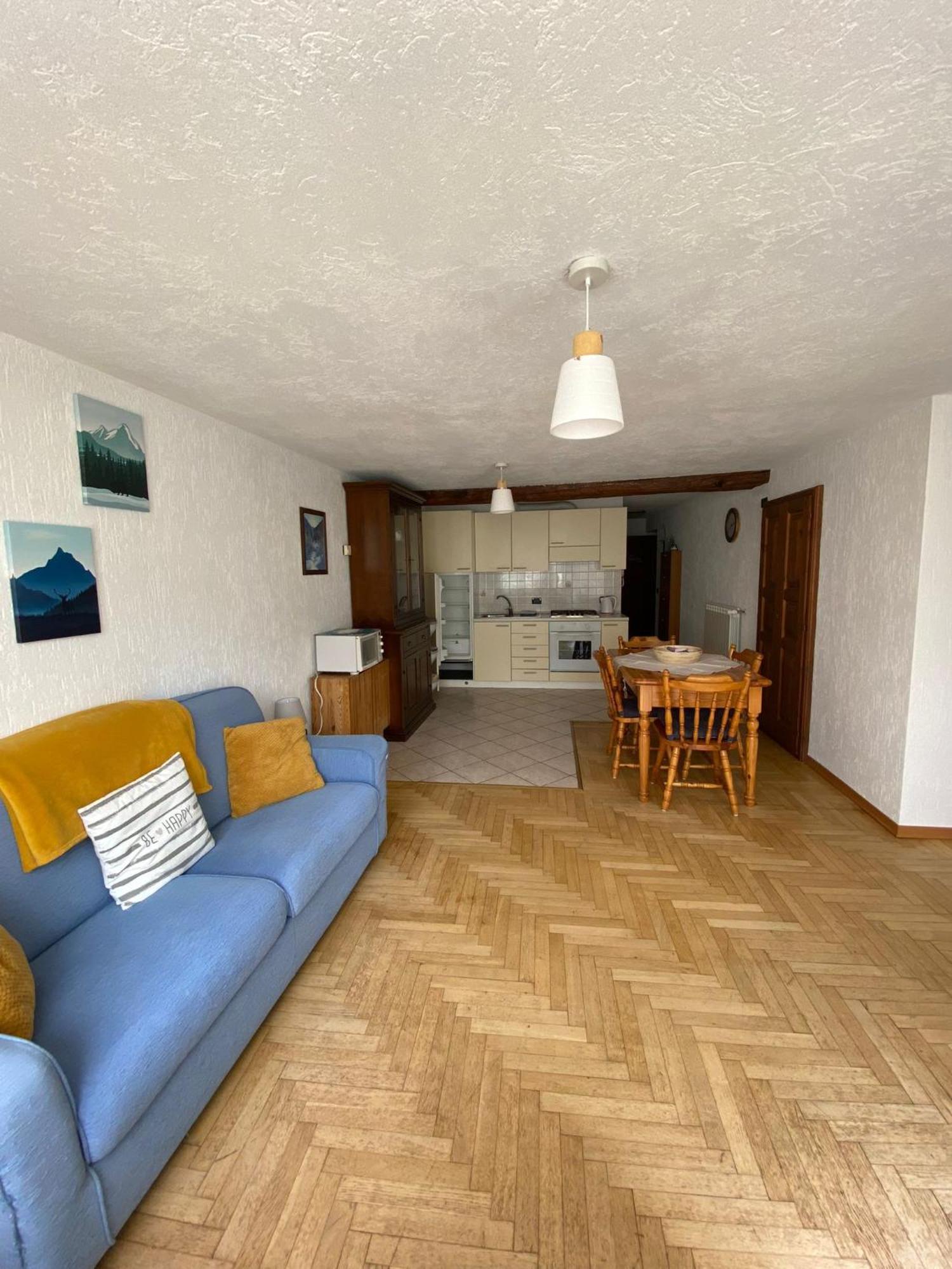 Casa Vacanze A La Salle Kültér fotó